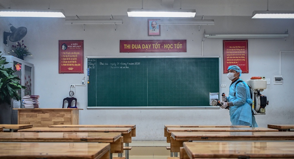 phun thuốc tại trường học